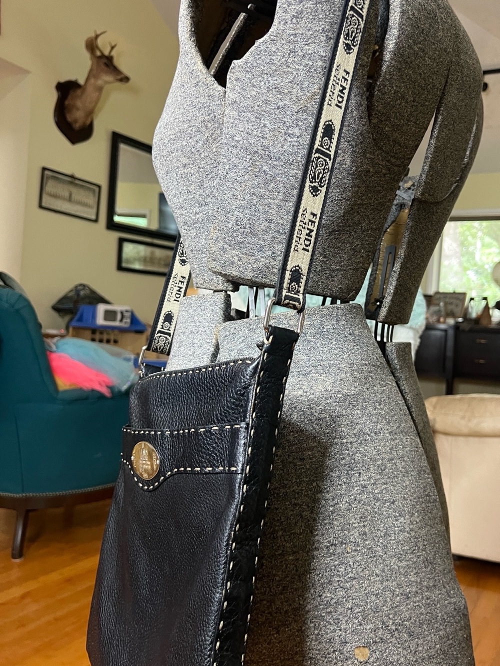 Authentic Fendi Selleria Black Pebbled Leather Crossbody Bag Logo Strap - Picture 6 of 14